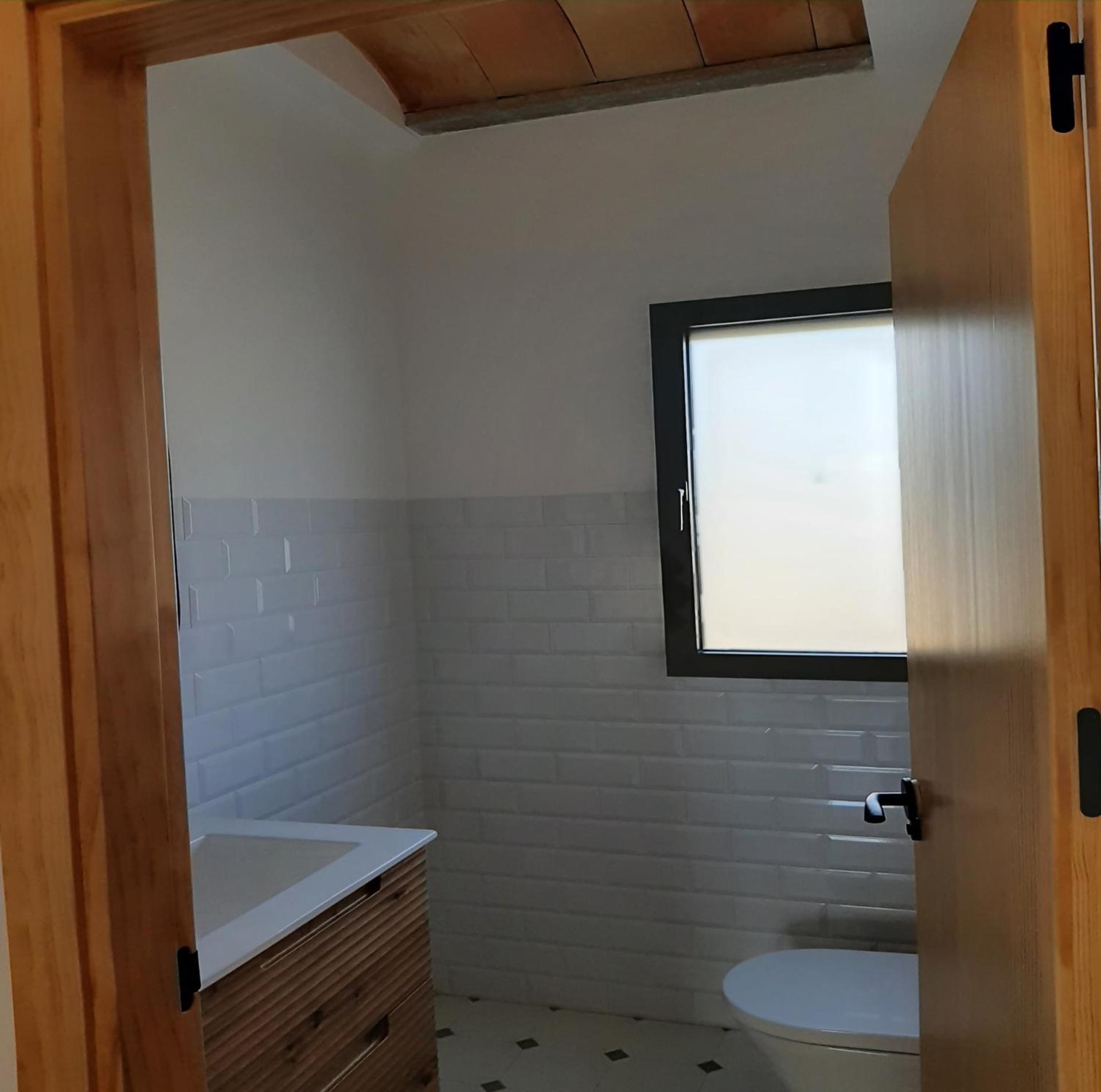 Casita Del Embalse Con Encanto Biar Bagian luar foto