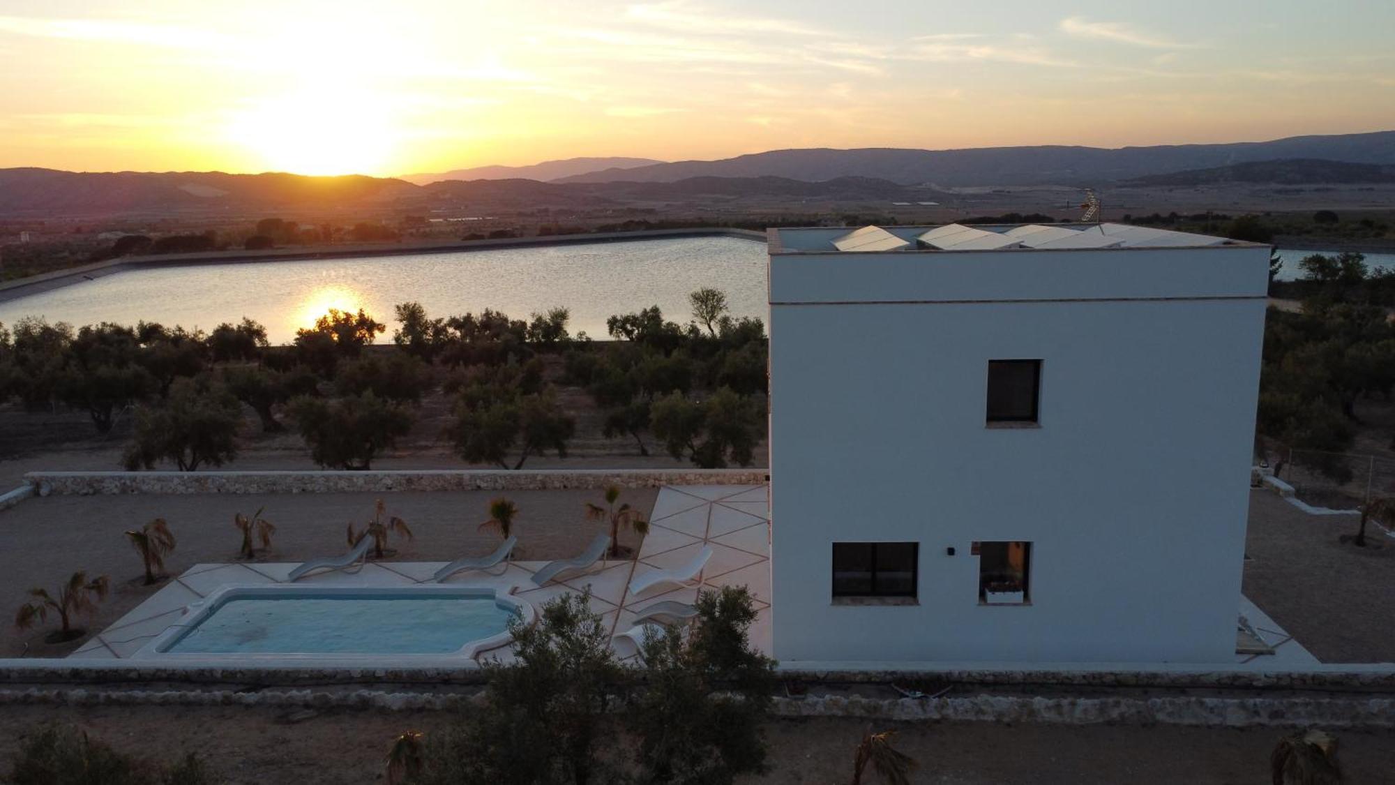 Casita Del Embalse Con Encanto Biar Bagian luar foto